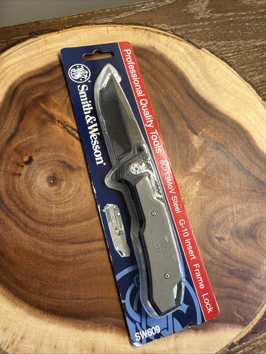 Smith & Wesson SW609 3.55" High Carbon Stainless Blade Liner Lock Folding Knife