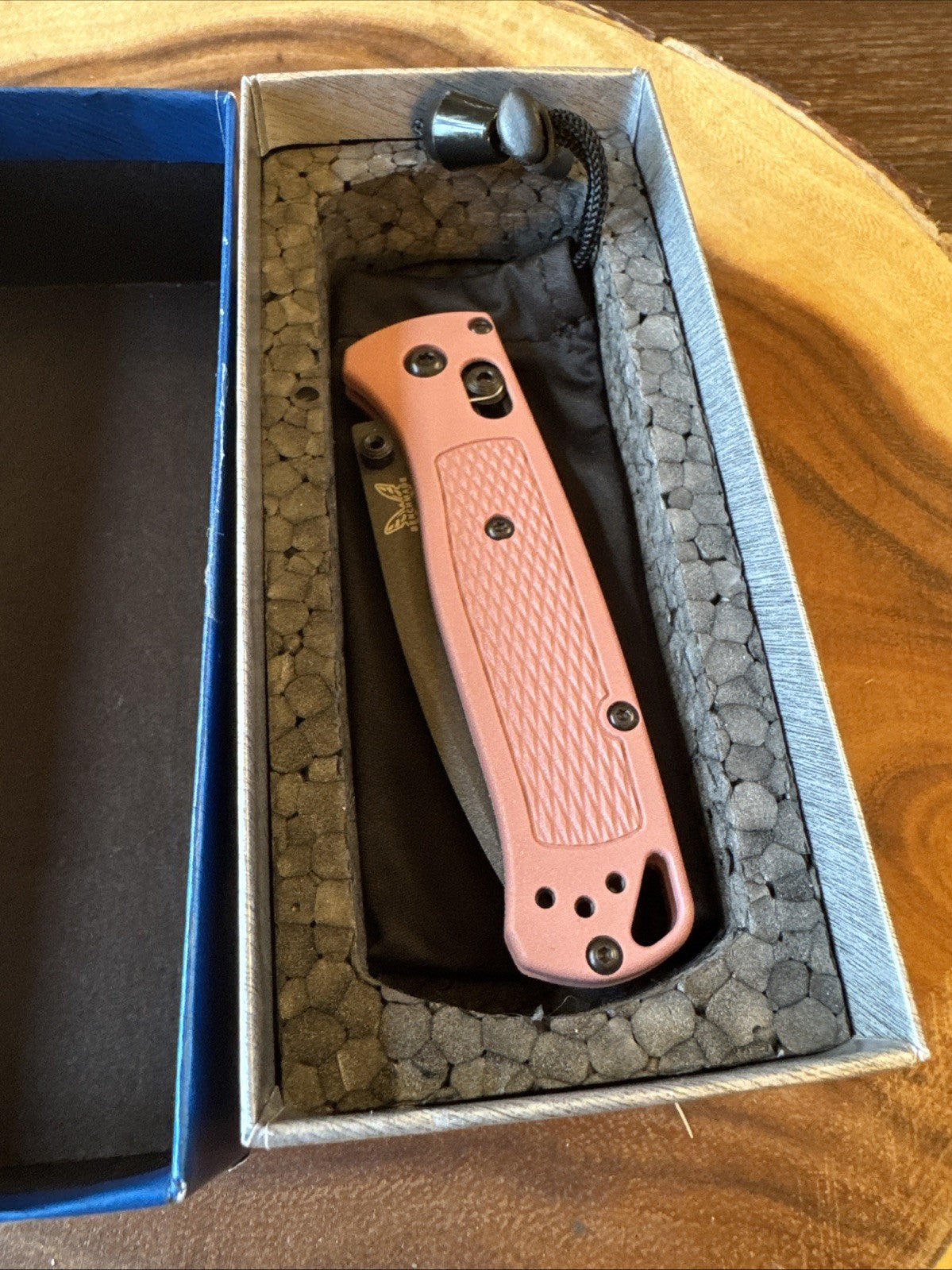 Benchmade Bugout 535BK-06 Cobalt Black CPM-S30V Blade Alpine Glow Handle knife