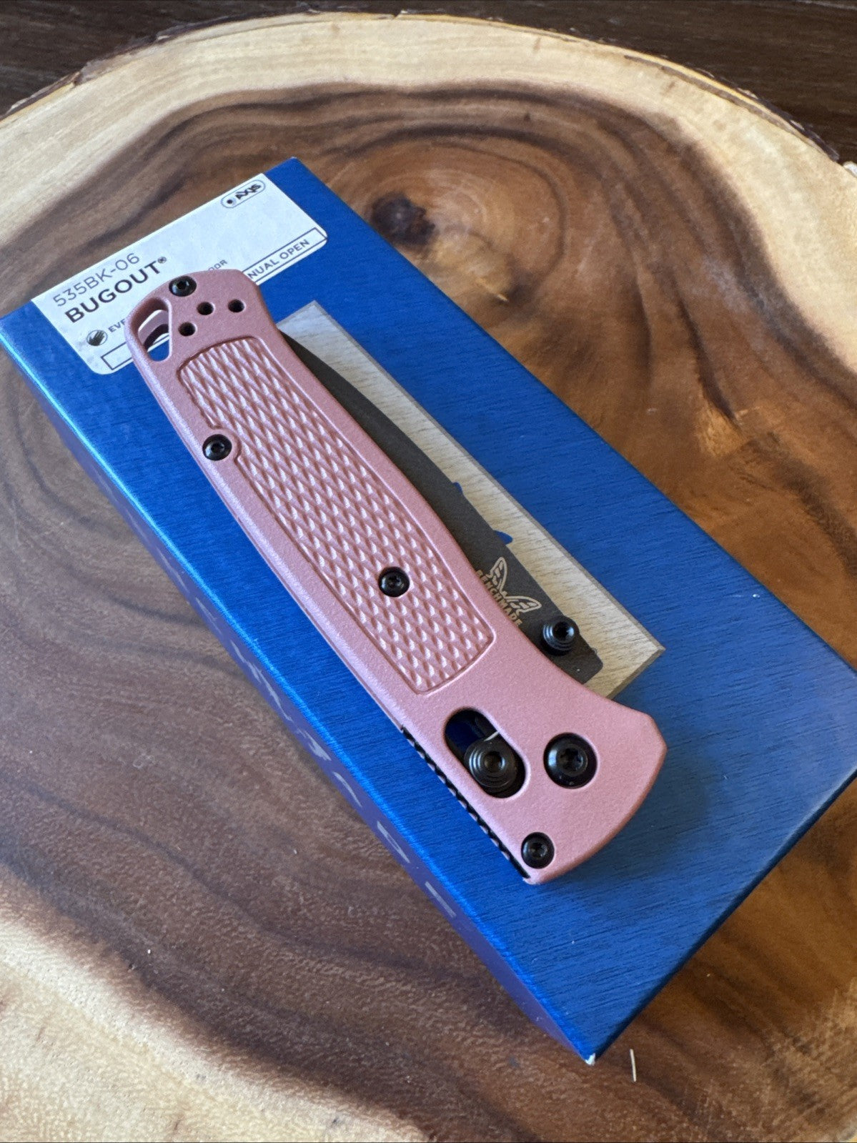 Benchmade Bugout 535BK-06 Cobalt Black CPM-S30V Blade Alpine Glow Handle knife