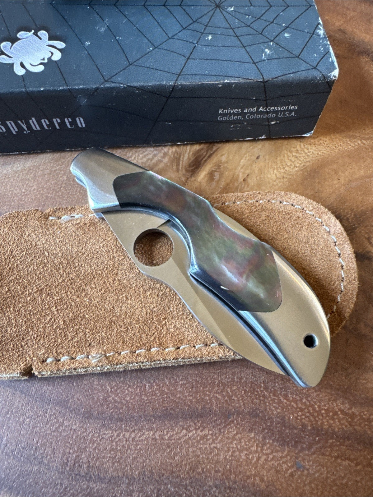⭐️Spyderco⭐️ Kiwi Rare MOTHER OF PEARL C75BMOP