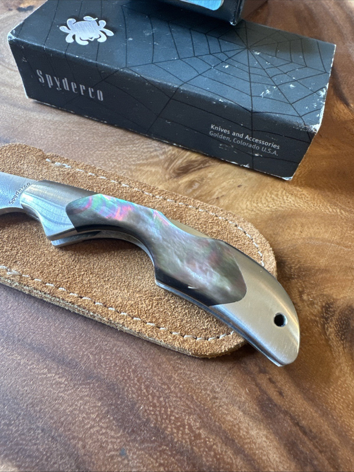⭐️Spyderco⭐️ Kiwi Rare MOTHER OF PEARL C75BMOP