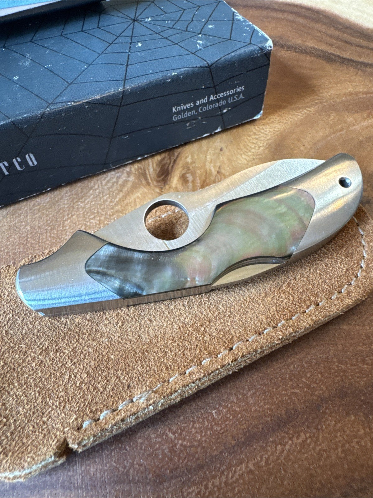 ⭐️Spyderco⭐️ Kiwi Rare MOTHER OF PEARL C75BMOP