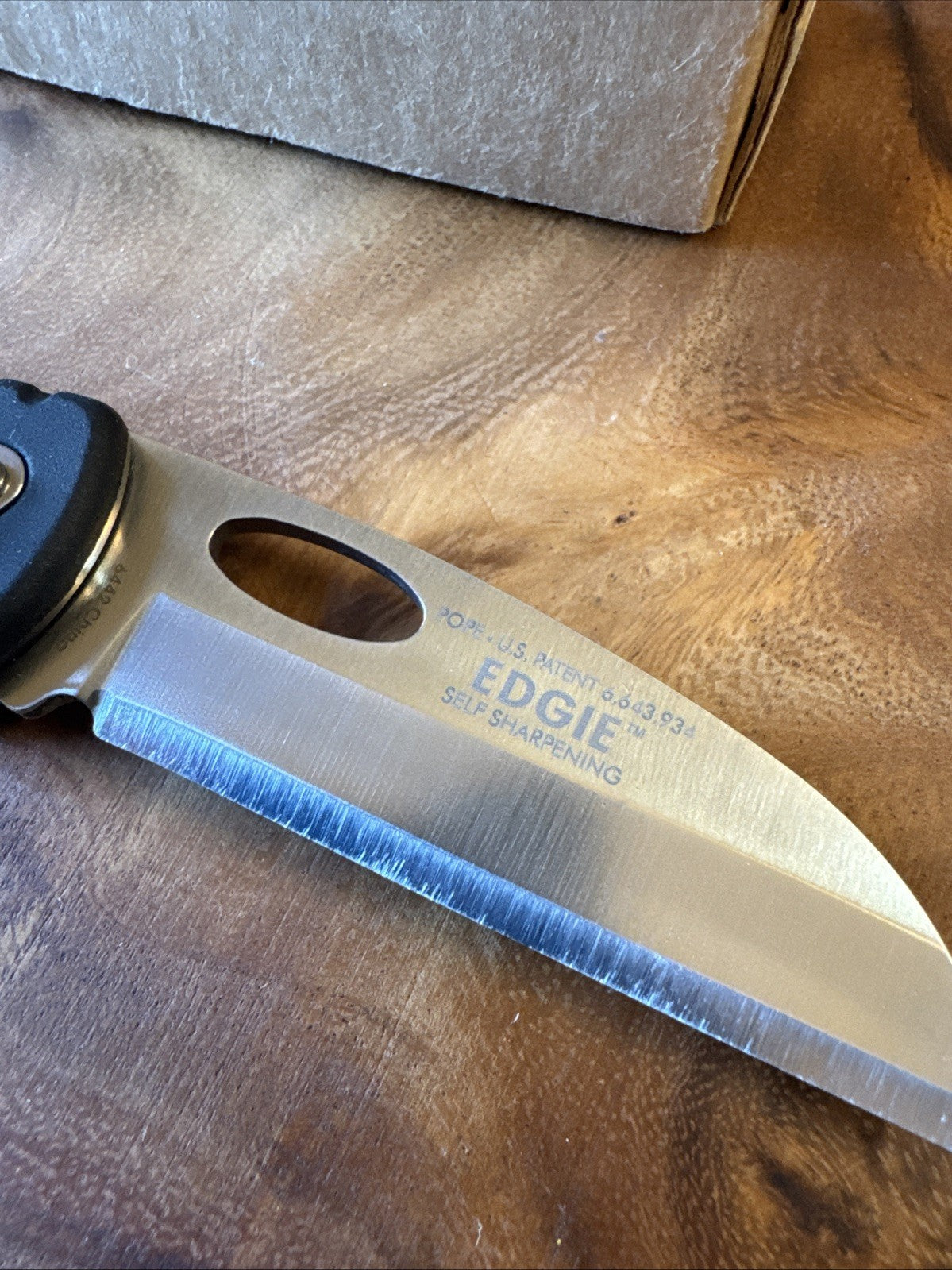 CRKT 6442 Edgie Self Sharpening Folding Knife