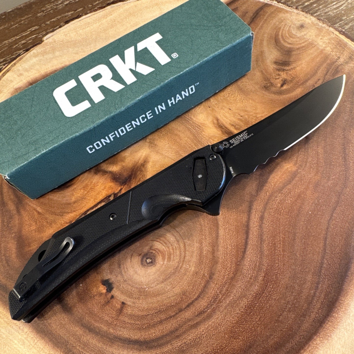 CRKT Seismic Folder Knife – Black with Black Serrrations 5401K