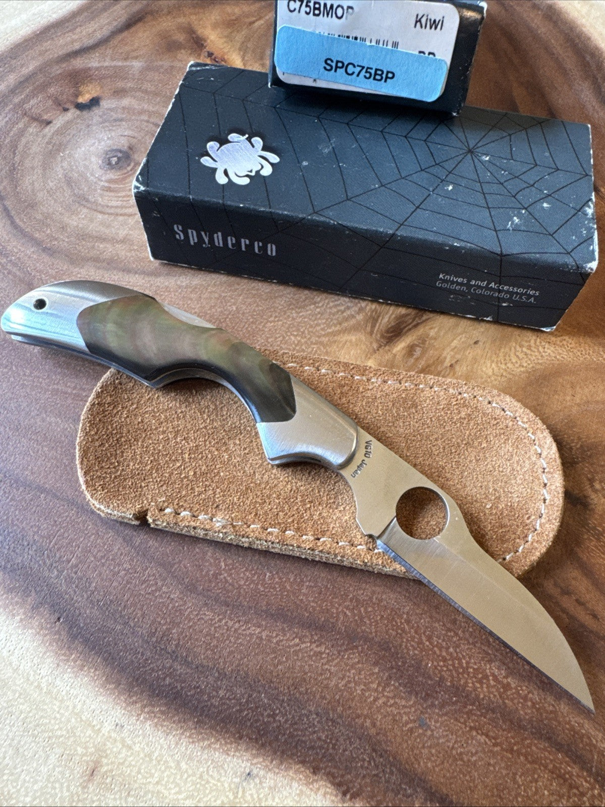 ⭐️Spyderco⭐️ Kiwi Rare MOTHER OF PEARL C75BMOP